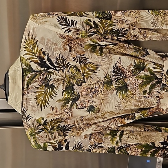 💕L'AGENCE💕 Ciara Robe Blouse ~ Antique White Safari Print Medium M NWT - Picture 11 of 16